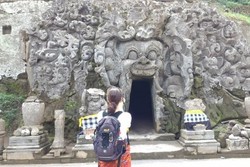 Gua dan Arca Peninggalan Abad ke-11 di Gianyar, Bali