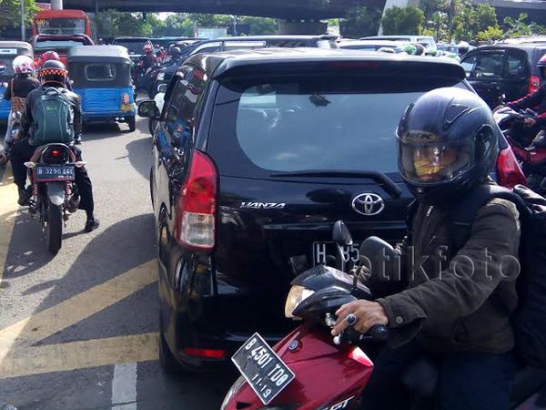 Perempatan Pancoran Mampet, Kemacetan Mengular