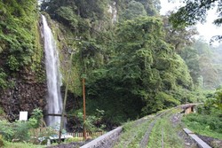 Tak Perlu Trekking, Ini Air Terjun yang Mudah Dijangkau dari Padang