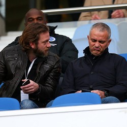 Chelsea Menang, Mourinho Tonton Divisi Championship