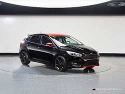 Ford Focus Khusus Eropa Berbalut Hitam-Merah