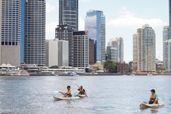 Petualangan yang Beda Ala Brisbane, Naik Kayak!