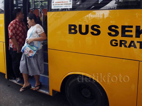 Bus Sekolah Gantikan Metromini