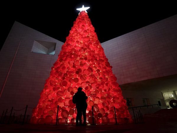 Pohon Natal Unik Hiasi Negara-negara di Dunia