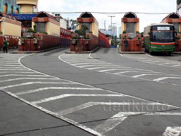Gelar Aksi Mogok, Terminal Blok M Sepi Metromini