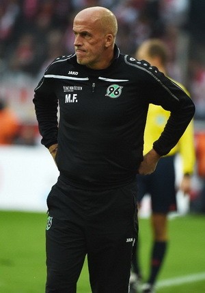 Pelatih Hannover Mundur