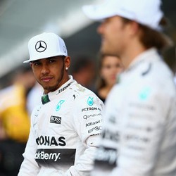 Kekalahan dari Rosberg di Tiga Balapan Terakhir Jadi Berkah untuk Hamilton