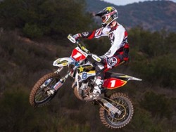 Tekan Harga, Husqvarna Akan Produksi Motor di India