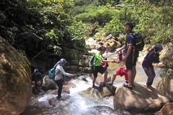 Jelajah Air Terjun Tersembunyi di Sentul, Bogor