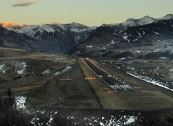 Mengerikan Tapi Indah, Bandara Paling Tinggi di Amerika
