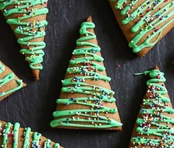 Cantiknya Hiasan Gingerbread Berbentuk Pohon Natal dan Donat! (1)