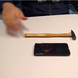 Ketika Lumia 950 Digetok Palu dan Dilindas Mobil