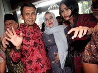 Gatot dan Evy Jalani Sidang Perdana