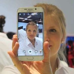 Samsung Mulai Kurangi Jualan Ponsel