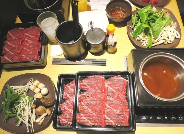 Puas Menyantap Shabu-shabu di Restoran All You Can Eat