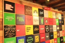 Long Weekend ke Bukittinggi, Belanja T Shirt Kapuyuak