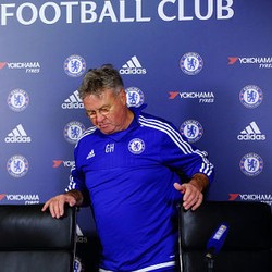 Mau Lanjut di Chelsea Musim Depan, Guus?