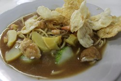 Liburan ke Belitung, Wajib Coba Mie Atep