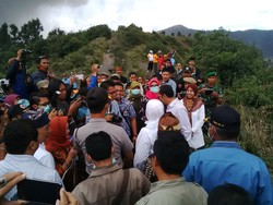 Mensos Khofifah Blusukan Pantau Kondisi Bromo