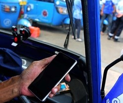 Bajaj Online Babak Belur Dihajar Tarif Promo Go-Jek dkk