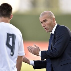 Figo Dukung Zidane Jadi Pelatih Madrid di Masa Depan