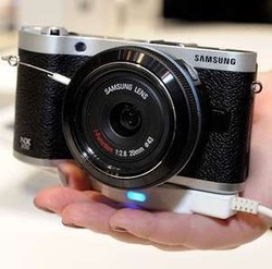 Samsung Tepis Hengkang dari Bisnis Kamera