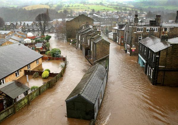 Banjir Rendam Mytholmroyd Inggris