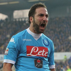 Dibandingkan dengan Maradona, Higuain Tersanjung