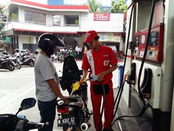 Petugas SPBU Mainkan Nozzle Saat Isi BBM, Benarkah Kurangi Takaran?