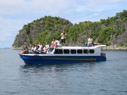 Imbauan Bagi Kamu yang Tahun Baruan di Raja Ampat