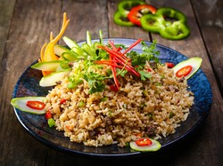 Sedap Gurih Nasi Goreng Buntut yang Nikmat Ada di 5 Restoran Ini