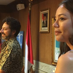 Misteri Wanita Cantik Pendamping Bos Google ke Indonesia