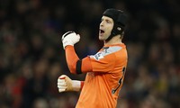 Kemenangan 2-0 Arsenal atas Bournemouth menjadi panggung tersendiri bagi Petr Cech. Kiper 33 tahun itu mencatatkan namanya sebagai penjaga gawang yang paling sering clean sheet. Reuters/John Sibley.