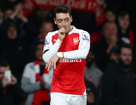 Oezil Bikin Wenger Teringat Bergkamp