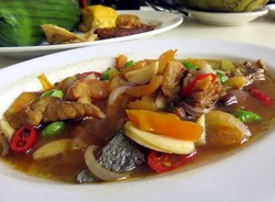 Kedai Boboko: Sedapnya Nasi Timbel Plus Tumis Jambal Petai yang Renyah