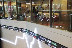 Dana Asing Kabur Rp 22 Triliun, Pasar Saham RI Jatuh 12%