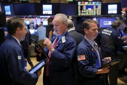 Saham Apple dan Amazon Bikin Wall Street Positif