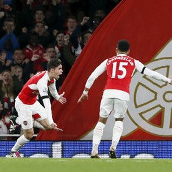 Setengah Jalan Premier League 2015/16: Arsenal Puncaki Klasemen, Leicester Membuntuti