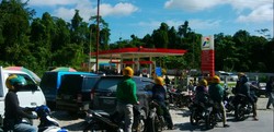Hidup di Pedalaman Papua Barat, Tak Ada Listrik PLN Hingga BBM Mahal