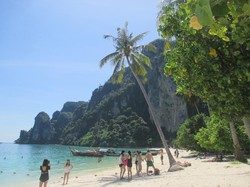 Libur Tahun Baru ke Thailand, Wajib Mampir ke Phi Phi Island