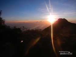 1.200 Pendaki Bermalam Tahun Baru di Gunung Arjuno