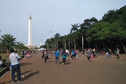 Jelang Malam Tahun Baru, Monas Mulai Dipadati Wisatawan