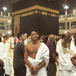 Bundesliga Libur, Calhanoglu Laksanakan Umrah