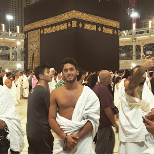 Bundesliga Libur, Calhanoglu Laksanakan Umrah