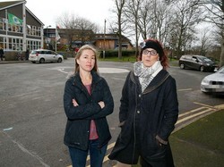 Ibu Ini Rajin Foto Mobil yang Parkir Sembarangan di Sekolah Anaknya