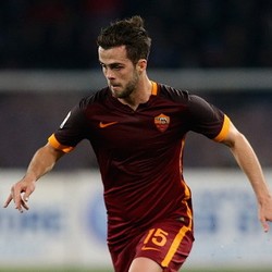 Pjanic Tepis Rumor Akan Pindah ke Madrid