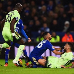Otamendi: City Bisa Atasi Absennya Kompany