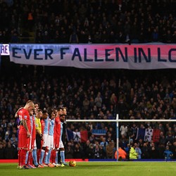 Tragedi Paris, Muramnya Chelsea, dan Gemilangnya Leicester