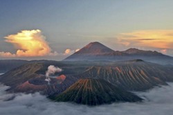 Disapa Cantiknya Mentari Pagi di Bromo
