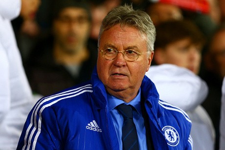 Hiddink Tuntut Chelsea Lebih Kompak